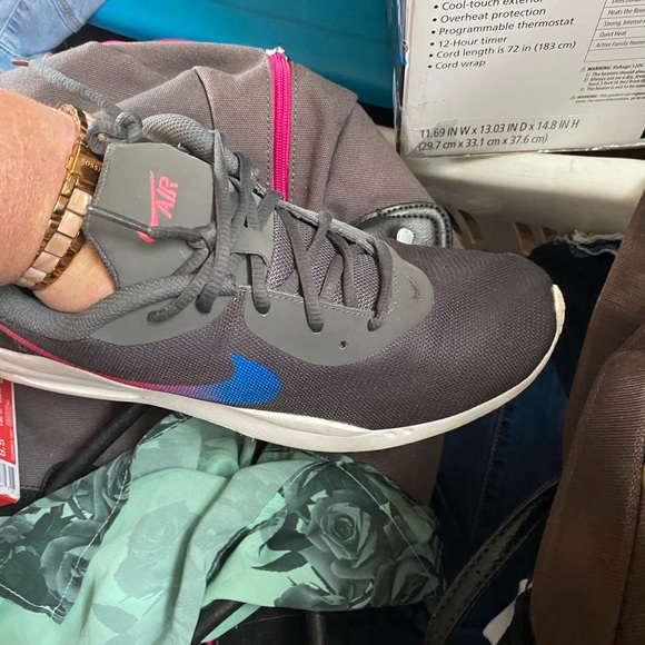 Women size 11 , wore couple times around house .. look new - Picture 2 of 4